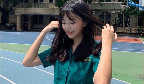 64975-TWTP 台北第一女子高中美女同学“王露熹” 嘘嘘被友人偷拍粉嫩的鲍鱼被曝光.jpg